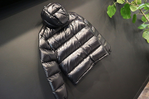 モンクレールのカナダグース