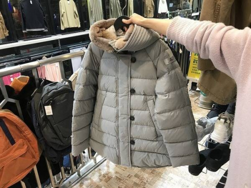 店舗からのお知らせのピューテリー