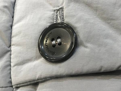 ピューテリーのダウンジャケット