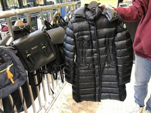 買取案内のモンクレール