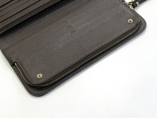 ダミエのLOUIS VUITTON(ルイ・ヴィトン)