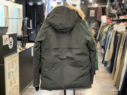 CANADA GOOSE（カナダグース）のダウン