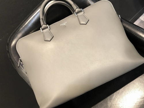 SERAPIANのPELLE MORBIDA