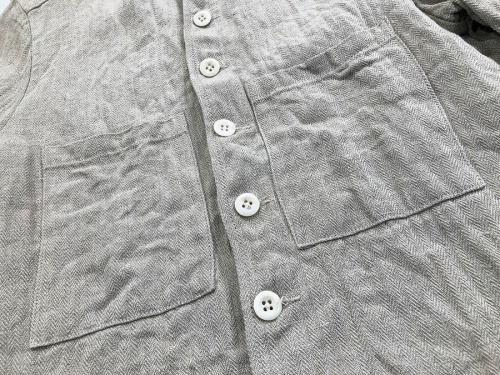 エヴァンキノリのシャツ