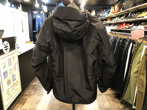 アークテリクスのFISSION SL JACKET