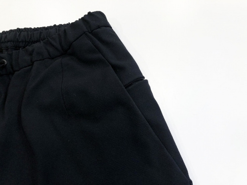 テアトラのパンツ