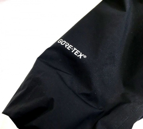 GTインサレーションジャケットのメンズ