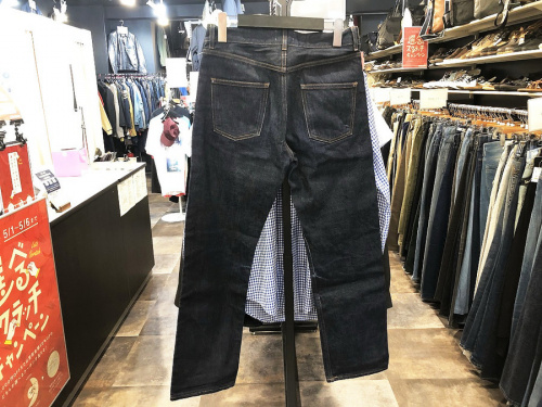 アクネステュディオスのデニムパンツ