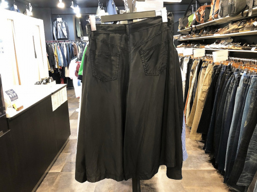 コムデギャルソンのワイドパンツ