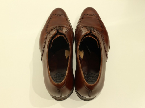 クロケット＆ジョーンズのウィングチップシューズ