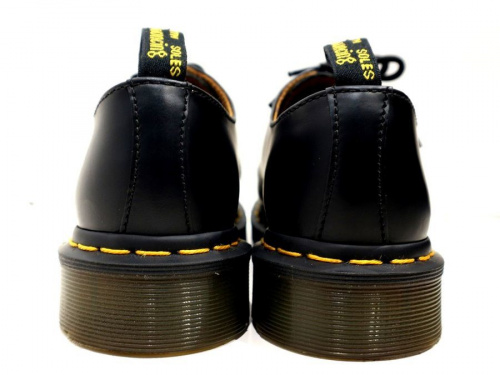 ドクターマーチン×ビームスのシューズ
