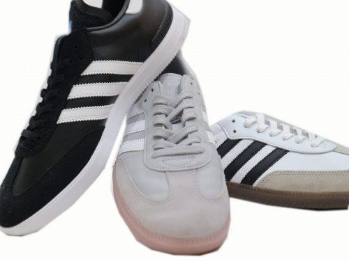 adidasのアディダス