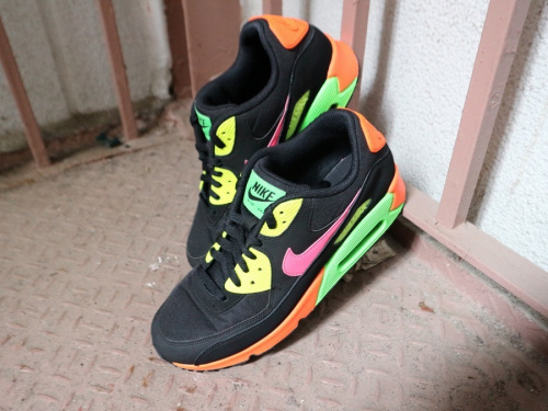 ナイキのAIR MAX 90