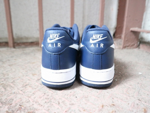 ナイキのNIKE AIR FORCE 1
