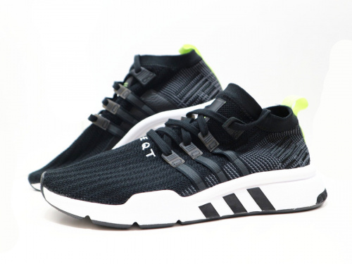 adidasのアディダス