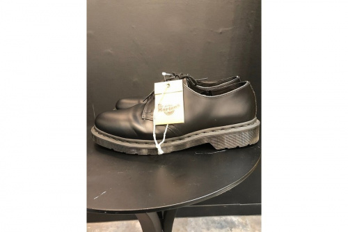 ドクターマーチンのシューズ