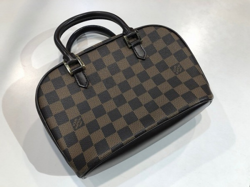 ラグジュアリーブランドのLOUIS VUITTON