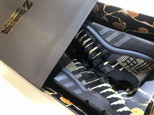 ストリートブランドのadidas