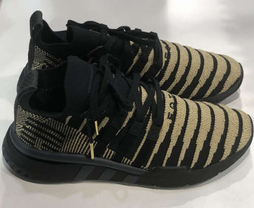 スニーカーのドラゴンボール