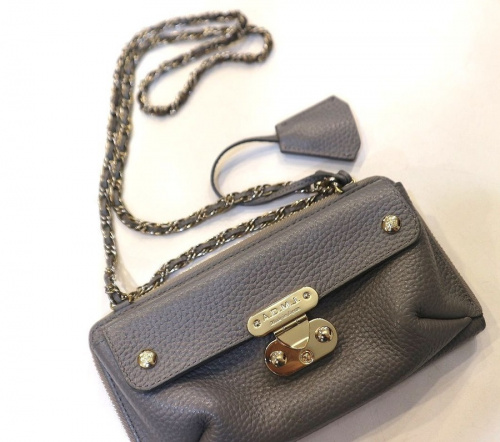 エーディーエムジェイのバッグ