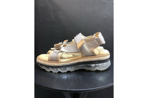 ユナイテッドトーキョーのサンダル