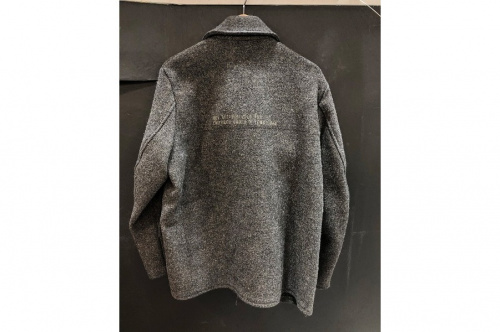 ウィアードのジャケット