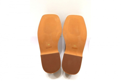 エンフォルドのシューズ