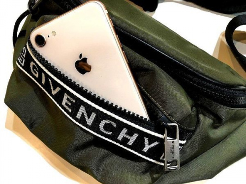 ジバンシーのバッグ