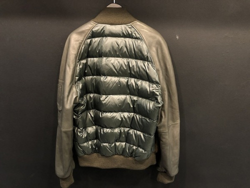 ビームス×エンメティのダウン