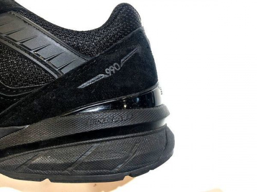 ニューバランスのスニーカー