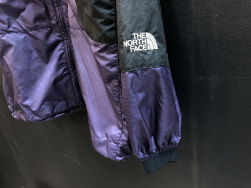 マウンテンパーカーのレディース