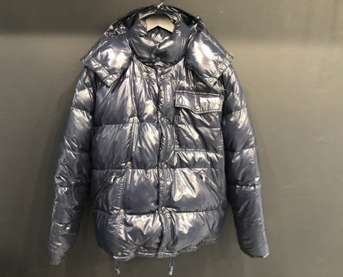 カナダグースのダウンジャケット