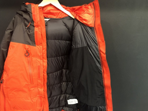 ダウンジャケットのメンズ