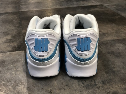 スニーカーのメンズ