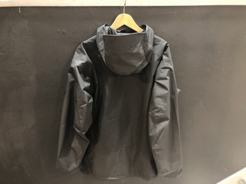 マムートのマウンテンパーカー