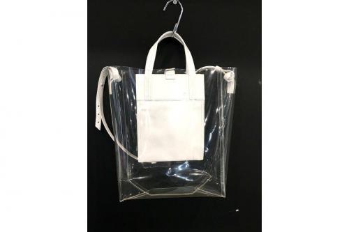 アクネストゥディオズのバッグ