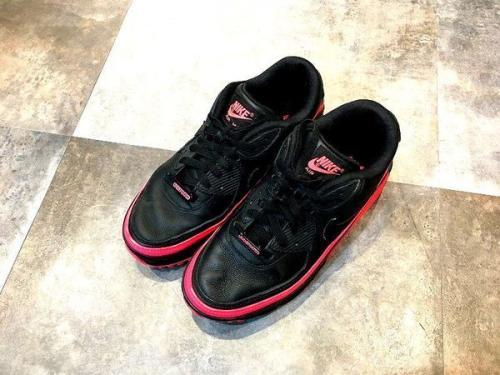 NIKE×UNDEFEATEDのナイキ×アンディフィーテッド