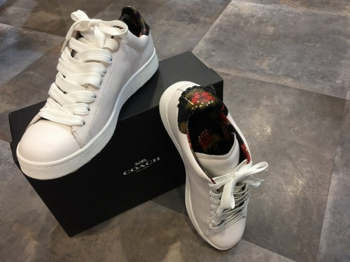 スニーカーのcoach