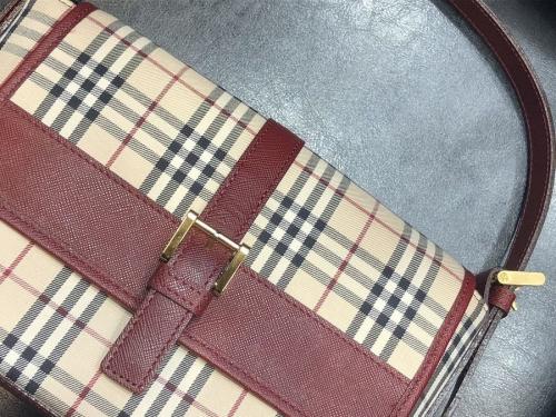 バーバリーのハンドバック