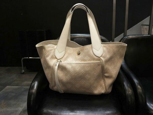 LOUIS VUITTON 　のルイ ヴィトン　