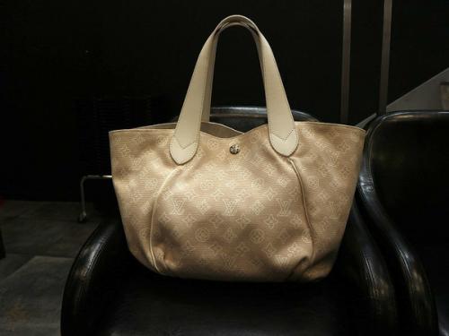 ルイ ヴィトン　のトートバッグ