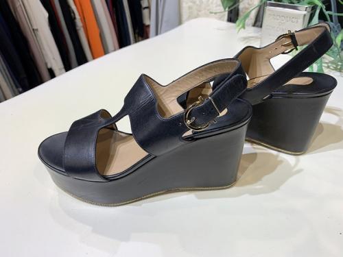 サルヴァトーレ フェラガモのサンダル