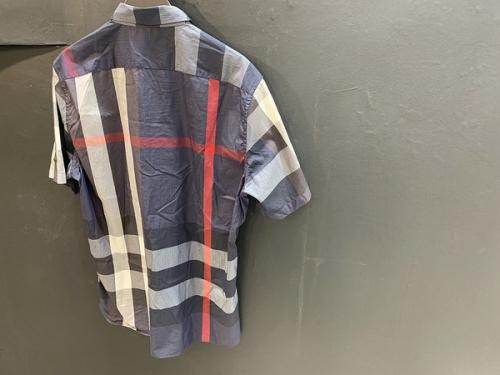 バーバリーのショートスリーブシャツ