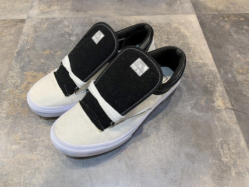 スニーカーの行徳