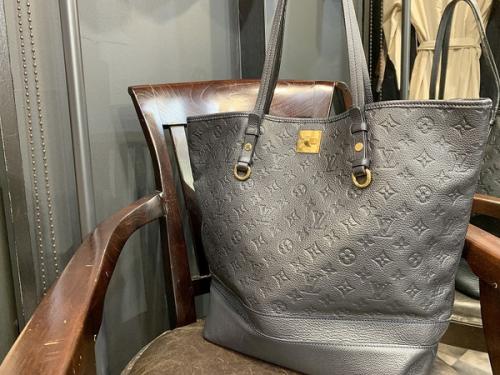 LOUIS VUITTON 　のルイ ヴィトン　