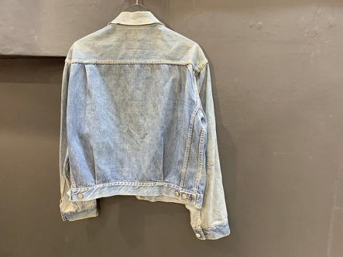 リーバイスのデニムジャケット