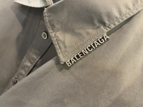 バレンシアガのシャツ