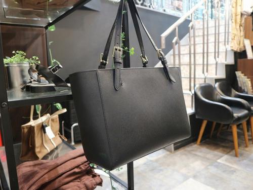 トリーバーチのバッグ