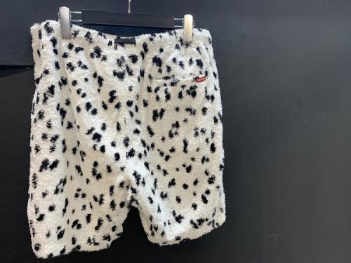 シュプリームのパンツ