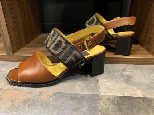 フェンディのサンダル